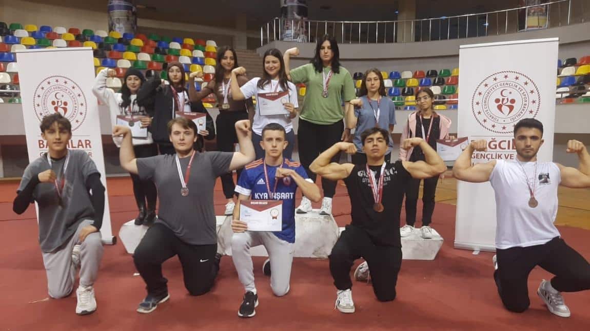 Bilek Güreşinde Takım Hâlinde  İstanbul Şampiyonu Olduk